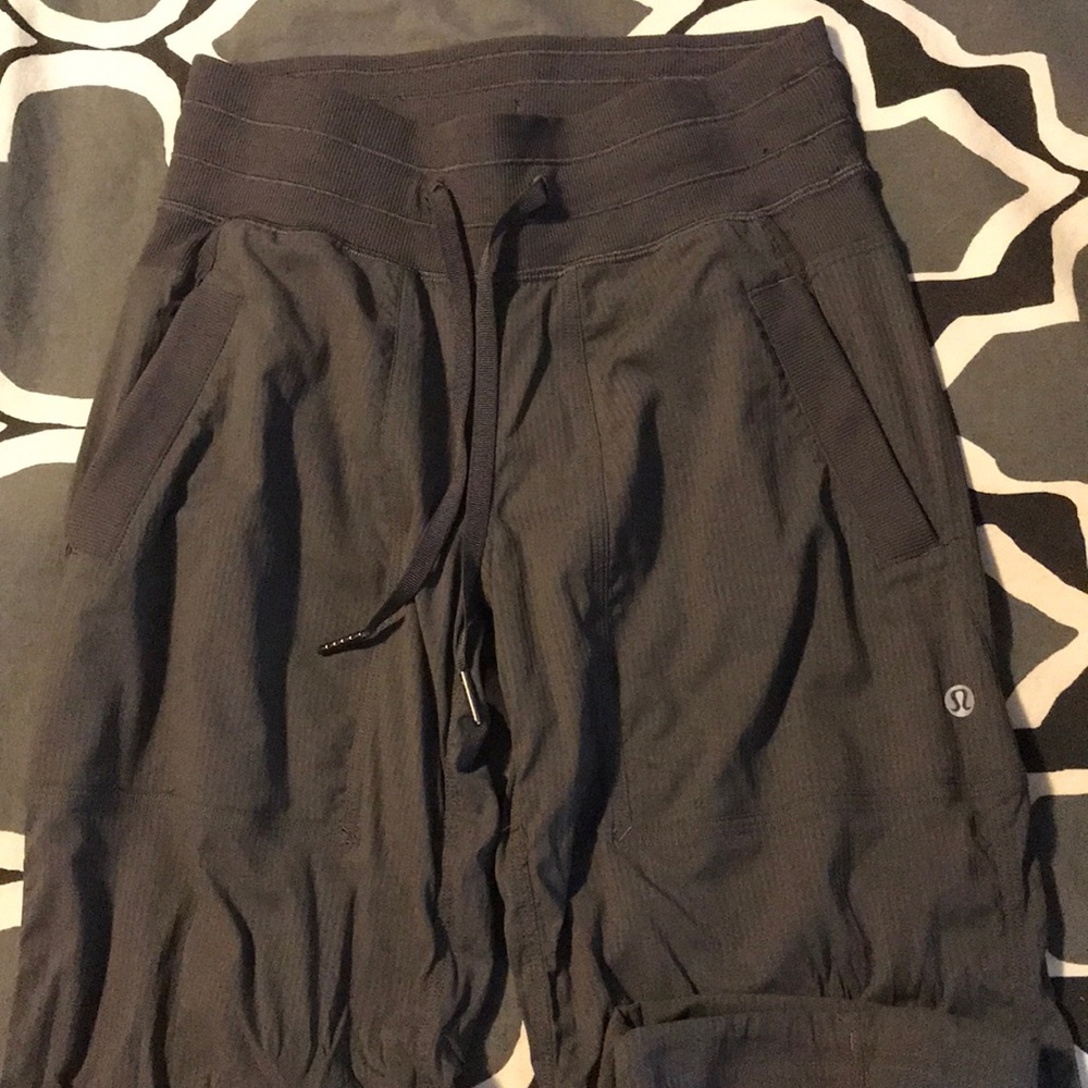 Lulu Lemon size 2 regular yoga pants.